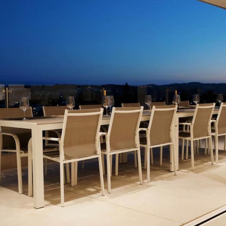 Luxury villa with heated pool for 12 to 14 people - Villa - 45