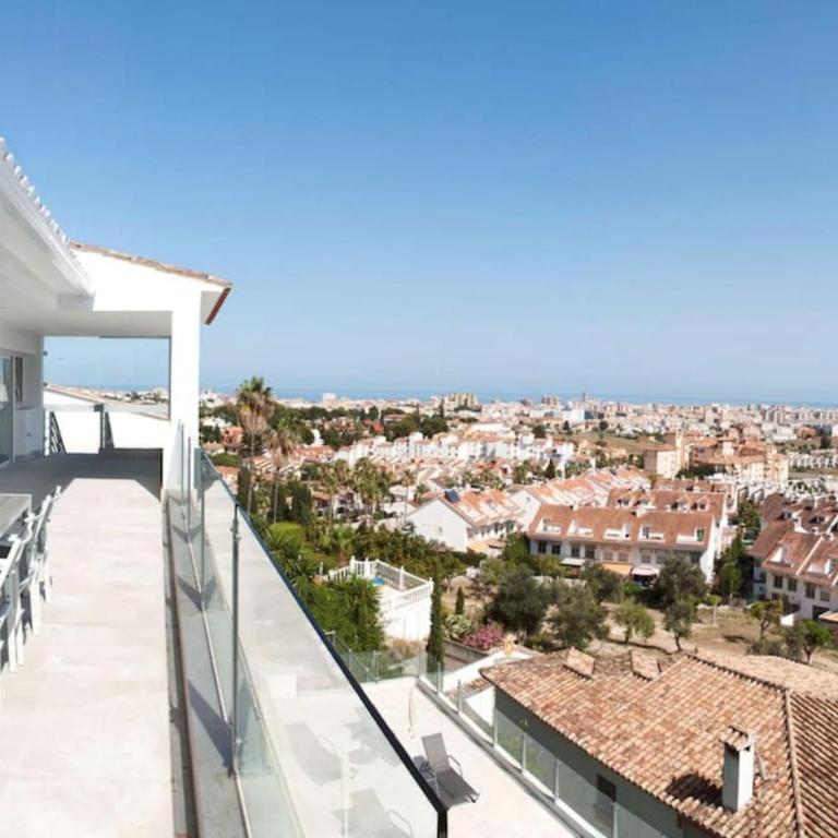Luxury villa with heated pool for 12 to 14 people - Villa - 51