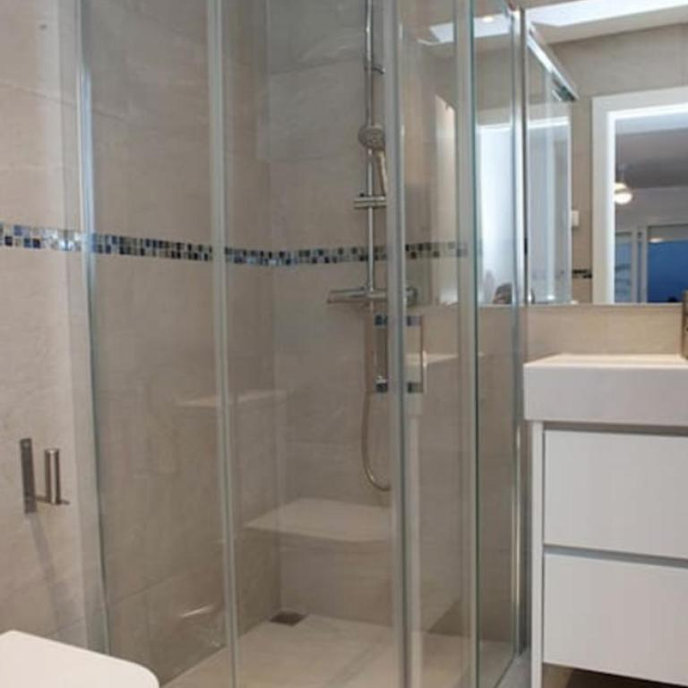Luxury villa with heated pool for 12 to 14 people - Villa - 53