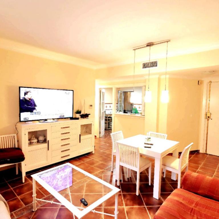 At the center & very close to the Paseo beach, with double garage, renovated and fully equipped apartment - Apartamento de 3 dormitorios - 6