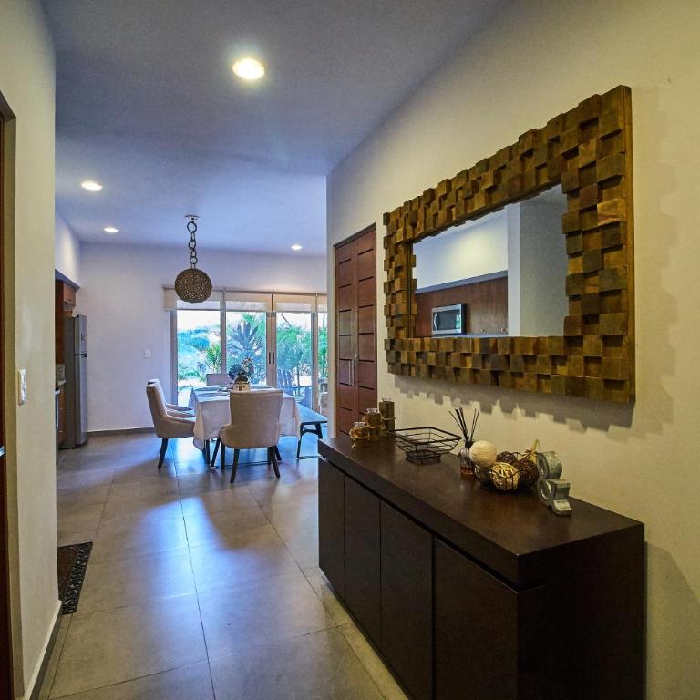 Boho Chic poolside Condo 7 min to the Beach & Town - Apartamento - 14