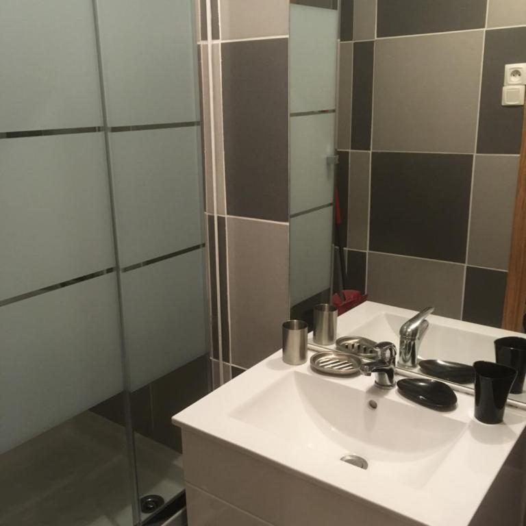 Appartements La Durance et L'Helpe - Appartement - Rez-de-Chaussée - 13