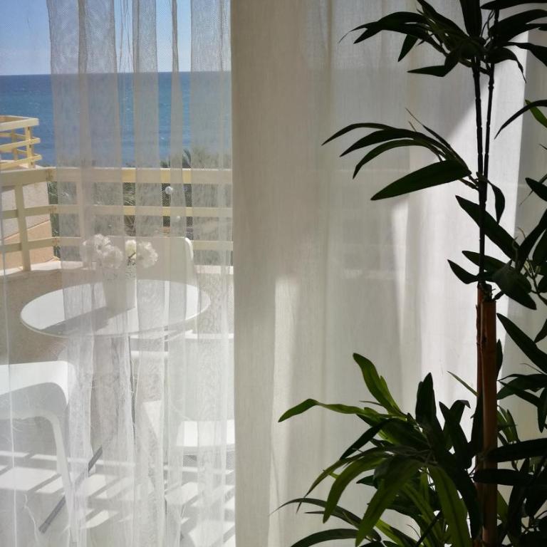 Primera linea de mar - Apartment with Sea View - 15