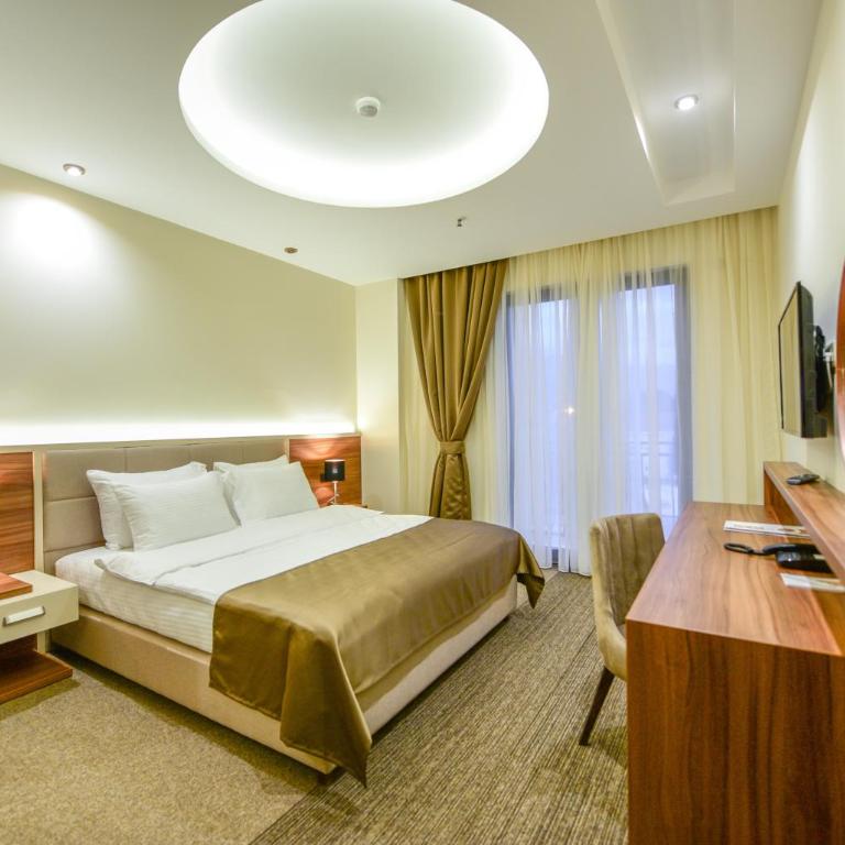Hotel Lazaro - Standard Queen Room - 3