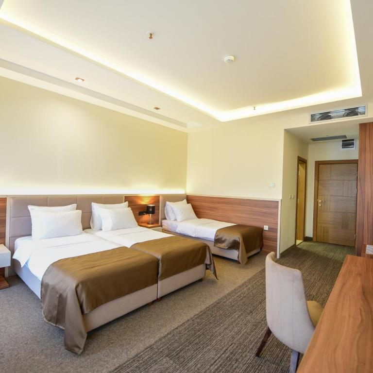 Hotel Lazaro - Comfort Triple Room - 3