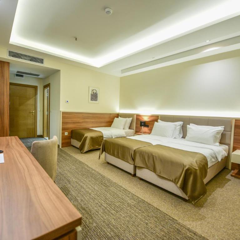 Hotel Lazaro - Comfort Triple Room - 2