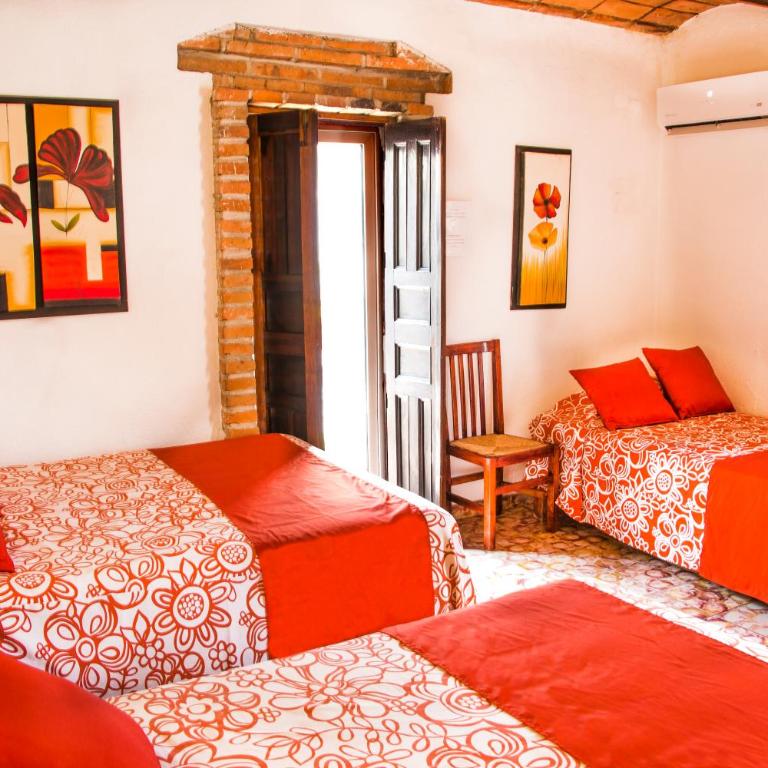 Hotel Posada De Roger - Near Los Muertos Beach - Habitación Familiar con balcón - 2