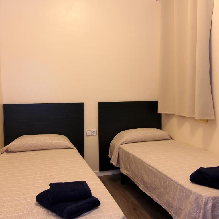 ClassBedroom Gaudí Apartments - Three-Bedroom Apartment - Calle Còrsega 668 - 6