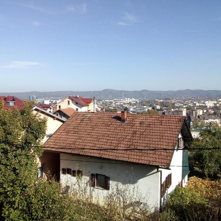 Apartmani "Babići" - Deluks Dvokrevetna Soba sa Bračnim Krevetom/Zasebnim Krevetima i Pogledom na Grad - 6