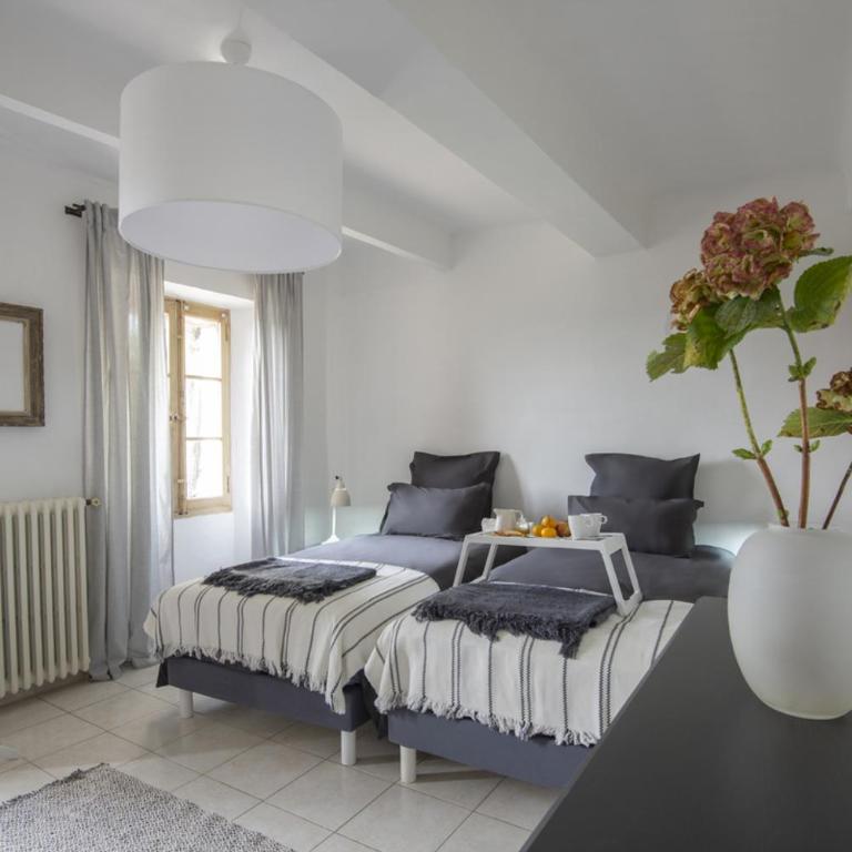 Mas Roseland - Two-Bedroom Apartment - 20