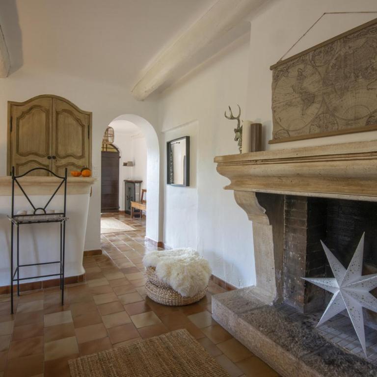 Mas Roseland - Two-Bedroom Apartment - 16