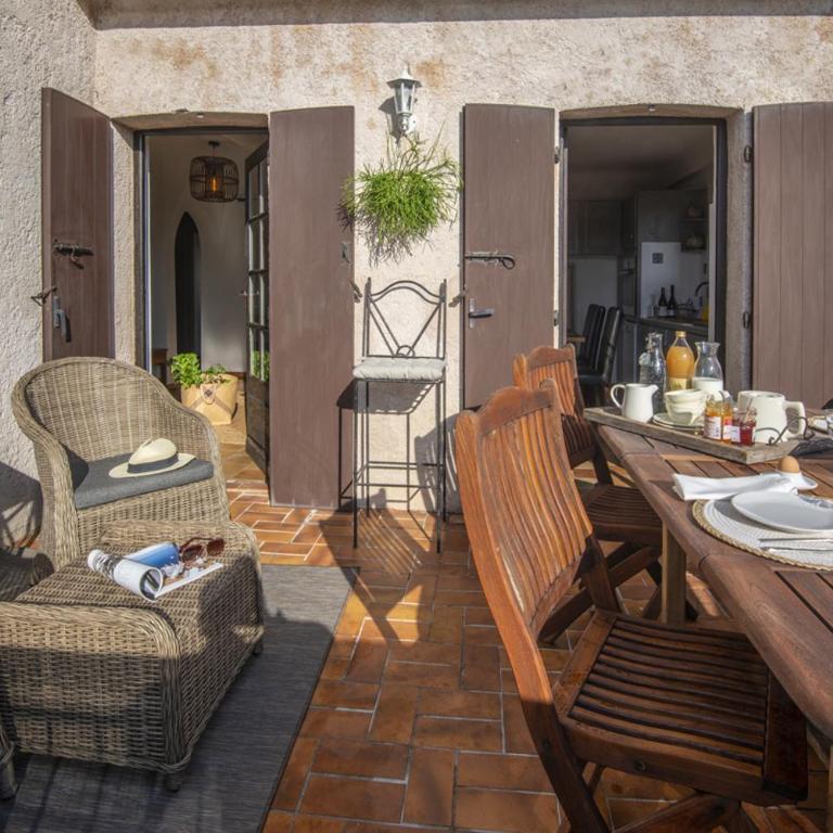 Mas Roseland - Two-Bedroom Apartment - 10