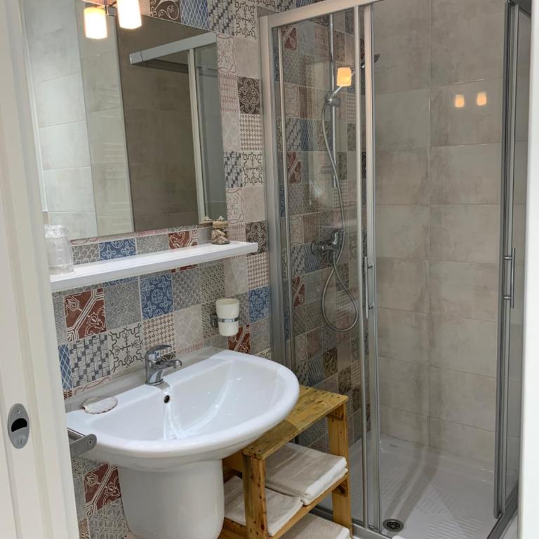 Palazzo Greco B&B - Quadruple Room with Balcony - 10