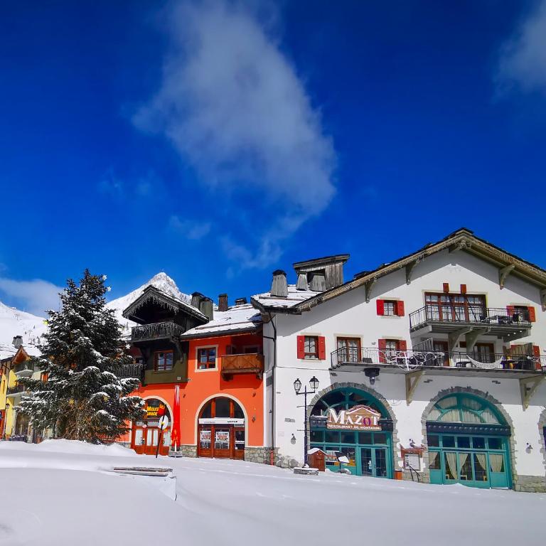 Huge Superior 4 Bedroom Apartment, Arc 1950, Les Arc, Spaciously Sleeps 8 to 10 over two floors, Ski In Ski Out - Apartment - 57