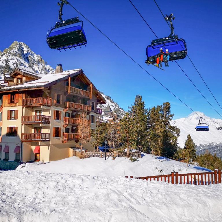 Huge Superior 4 Bedroom Apartment, Arc 1950, Les Arc, Spaciously Sleeps 8 to 10 over two floors, Ski In Ski Out - Apartment - 45