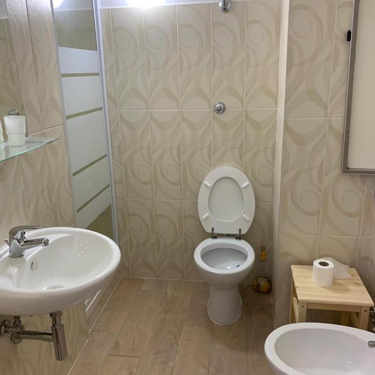 Le tre orchidee - Camera Matrimoniale con Bagno Privato - 15