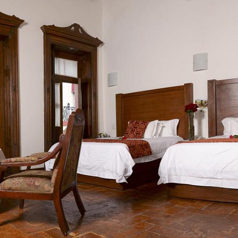 El Serafin Hotel Boutique - Family Suite with Balcony - 2