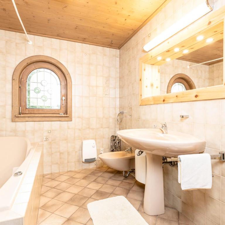 Ferienchalet Katharina - Four-Bedroom Apartment - 16