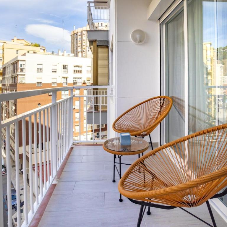 Livemalaga Modern & Vintage Malagueta - Apartment with Balcony - 3