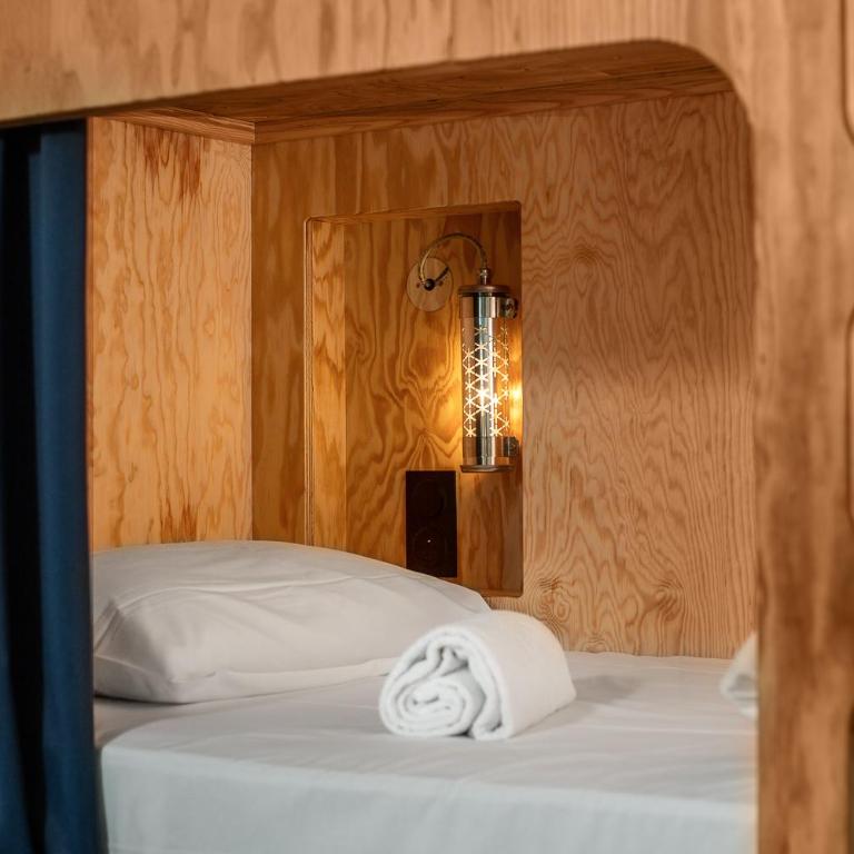 Eklo Hotels Clermont-Ferrand Centre Gare - Lit dans Dortoir pour Hommes de 6 Lits - 2