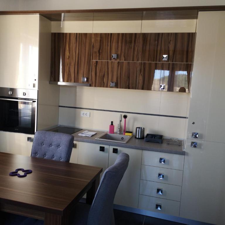 Zlatibor Hill's Maksimovic Apartmani - Two-Bedroom Apartment - 19