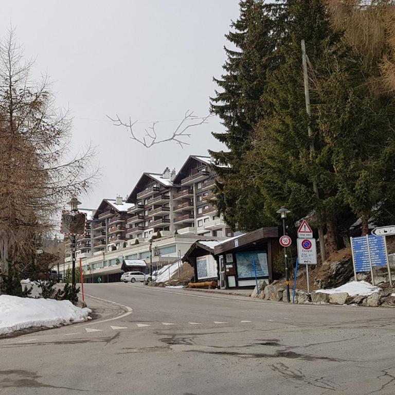 Les Collons1800- Bel appart 2pièces-4 pers-piscine-sauna-parking int-Wifi gratuit - Apartment mit 1 Schlafzimmer - 22