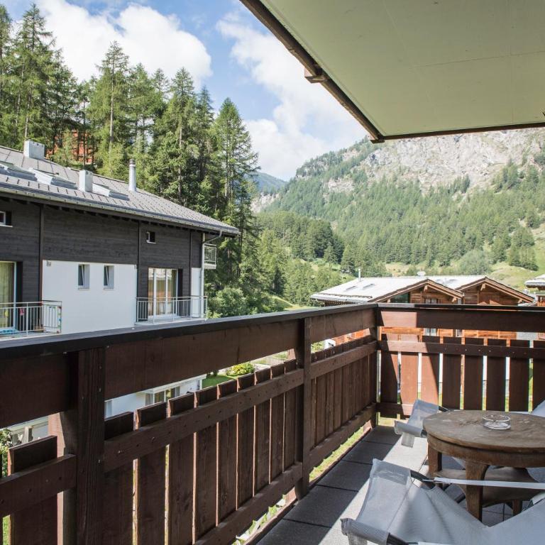 Chalet Monte Cristo - Apartamento con balcón - 9