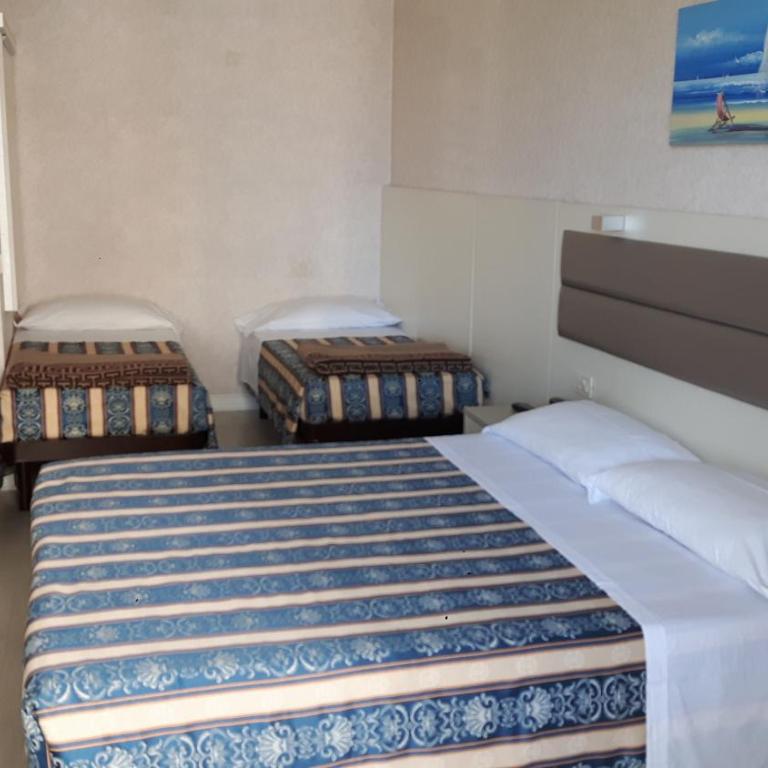 Hotel Record - Superior Family Room with Side Sea View - 11