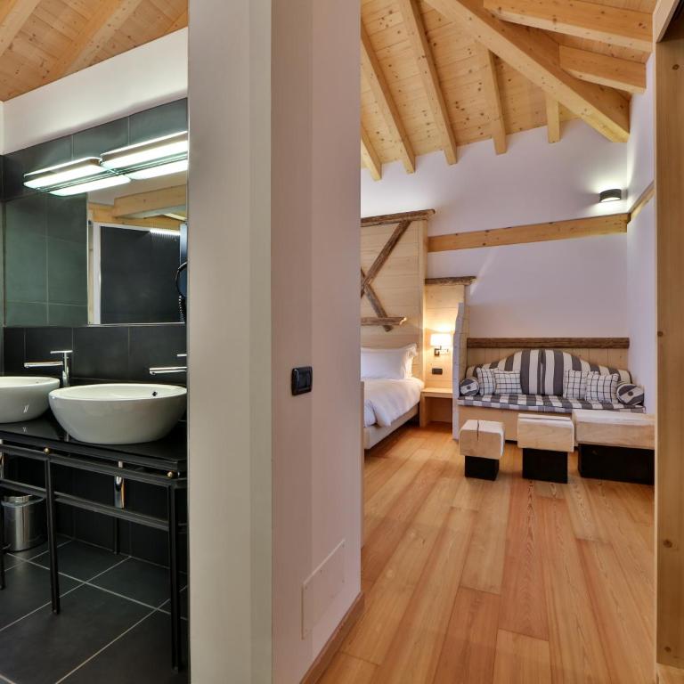Hotel Alla Posta - Suite con Terrazza e Vasca da Bagno - 1
