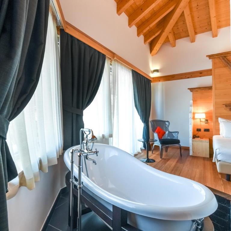 Hotel Alla Posta - Suite con Terrazza e Vasca da Bagno - 8