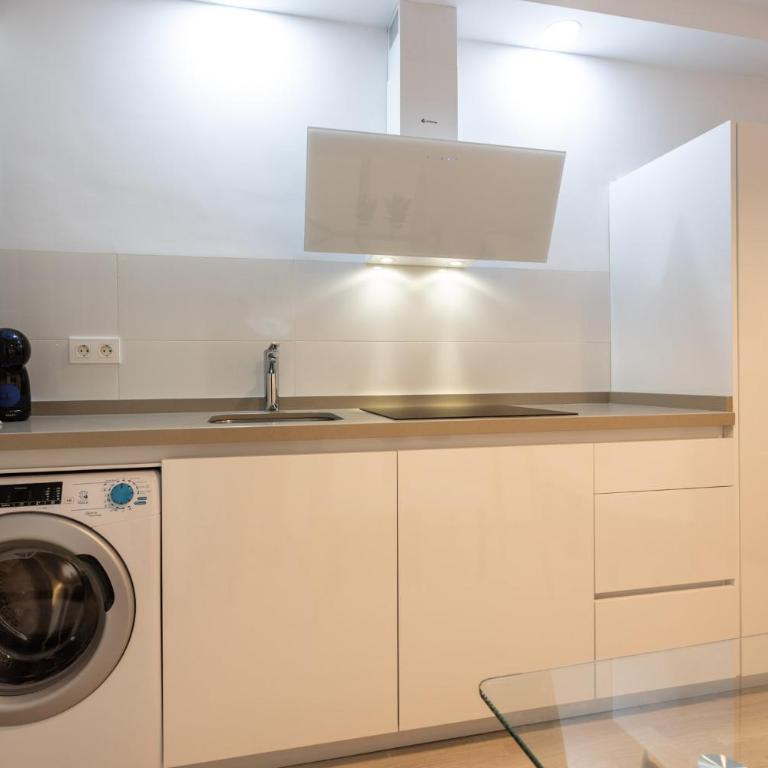 CENTER DELUXE II - One-Bedroom Apartment - 8