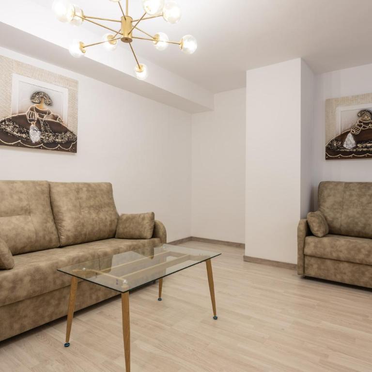 CENTER DELUXE II - One-Bedroom Apartment - 11