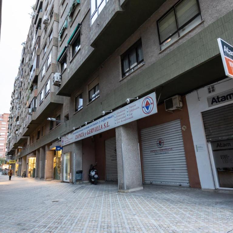 CENTER DELUXE II - One-Bedroom Apartment - 15