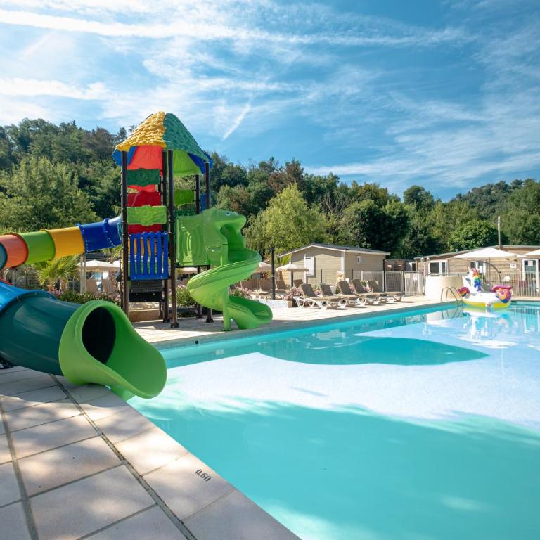 Camping Le Parc des Monges - Mobile Home 3 Chambres - 1