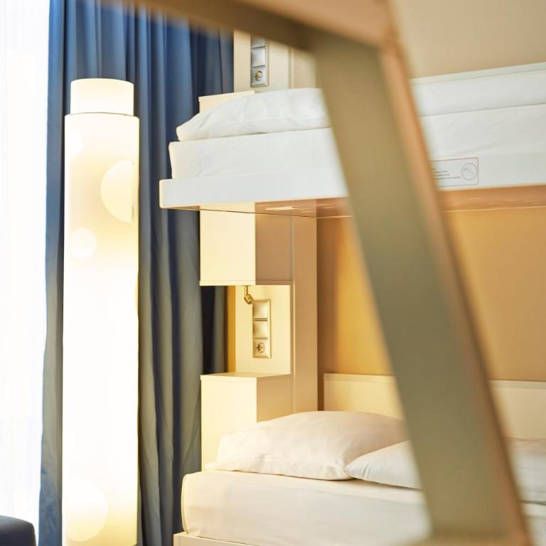 H2 Hotel München Messe - Comfort Vierbettzimmer - 2