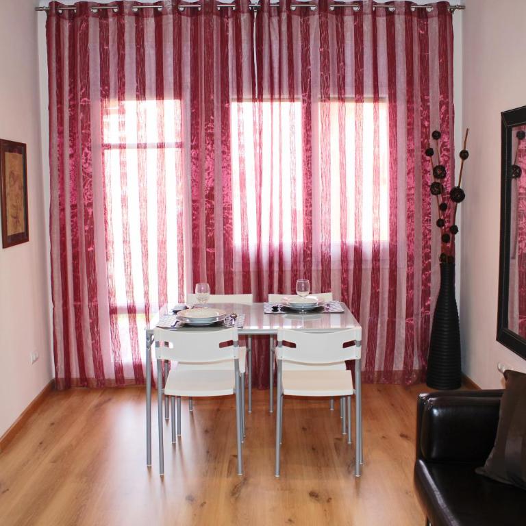 ClassBedroom Gaudí Apartments - Three-Bedroom Apartment - Calle Còrsega 668 - 4