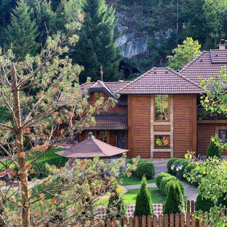 Zlatibor Resort & Spa - Vila - 17