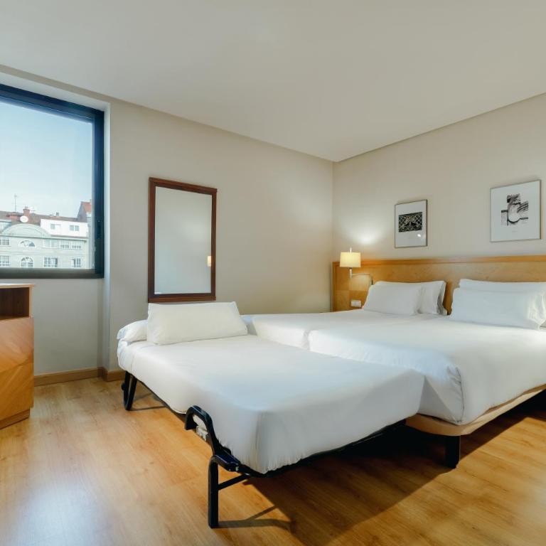 Hesperia Vigo - Habitación Doble Estándar (2 adultos + 1 niño) - 1 o 2 camas - 2