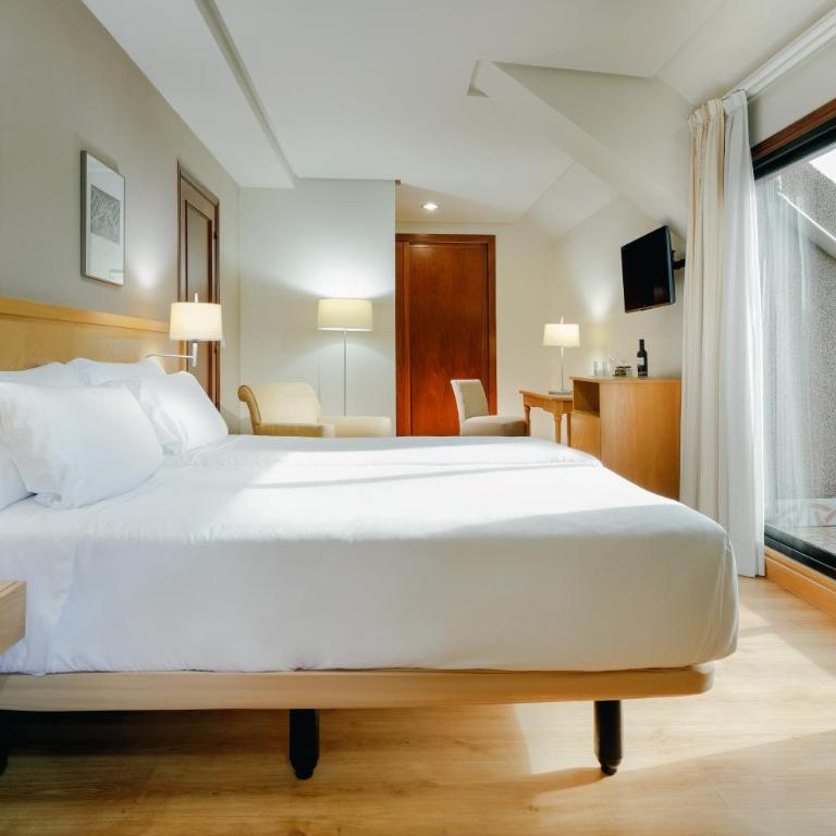 Hesperia Vigo - Habitación Doble Estándar con terraza - 1 cama doble o 2 camas individuales - 3