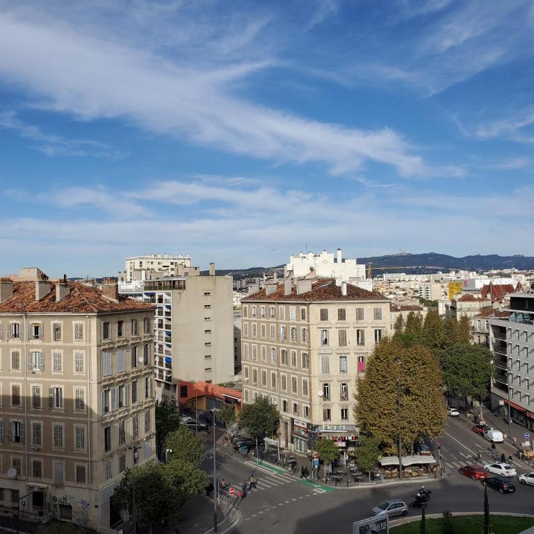 Appartement cosy balcon vue dégagée au cœur de Marseille - Joliette - Appartement 2 Chambres - 13