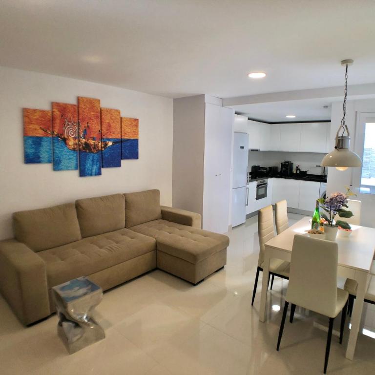 Calle San Carlos 132 - Two-Bedroom Apartment - 9