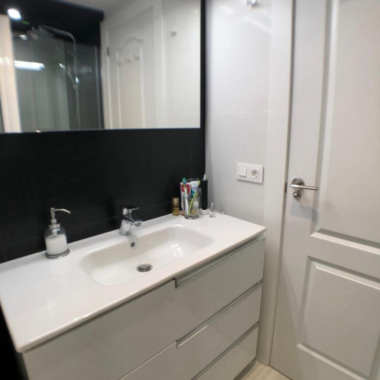 Calle San Carlos 132 - Two-Bedroom Apartment - 11