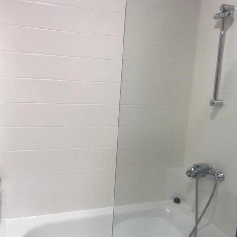 PISO A 400 METROS DE LA CATEDRAL - Apartamento de 2 dormitorios - 9