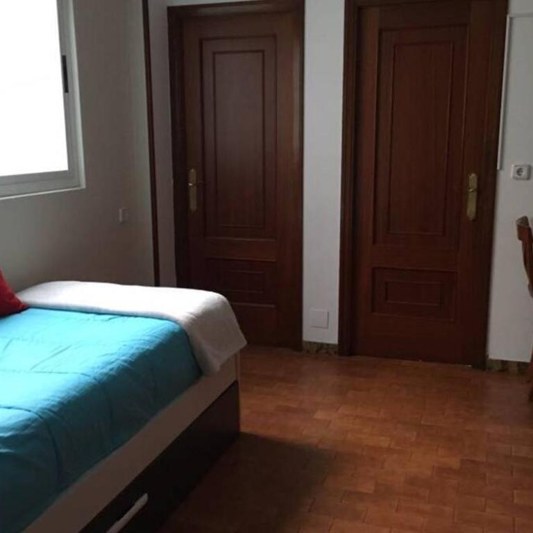 PISO A 400 METROS DE LA CATEDRAL - Apartamento de 2 dormitorios - 18