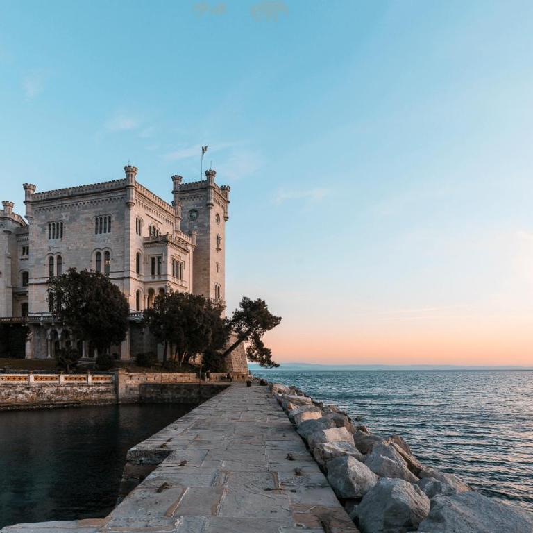 UNICA nel cuore storico di Trieste - Camera Matrimoniale con Bagno Privato - 2