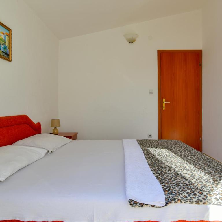 Rooms and Apartments Oregon - Two-Bedroom Apartment - 15