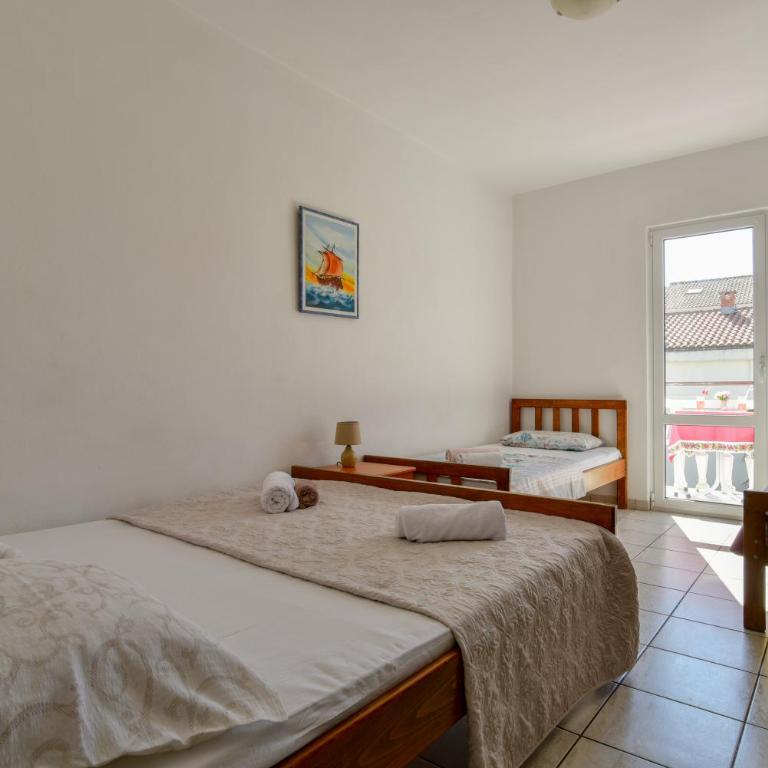 Rooms and Apartments Oregon - Studio with Terrace - 8