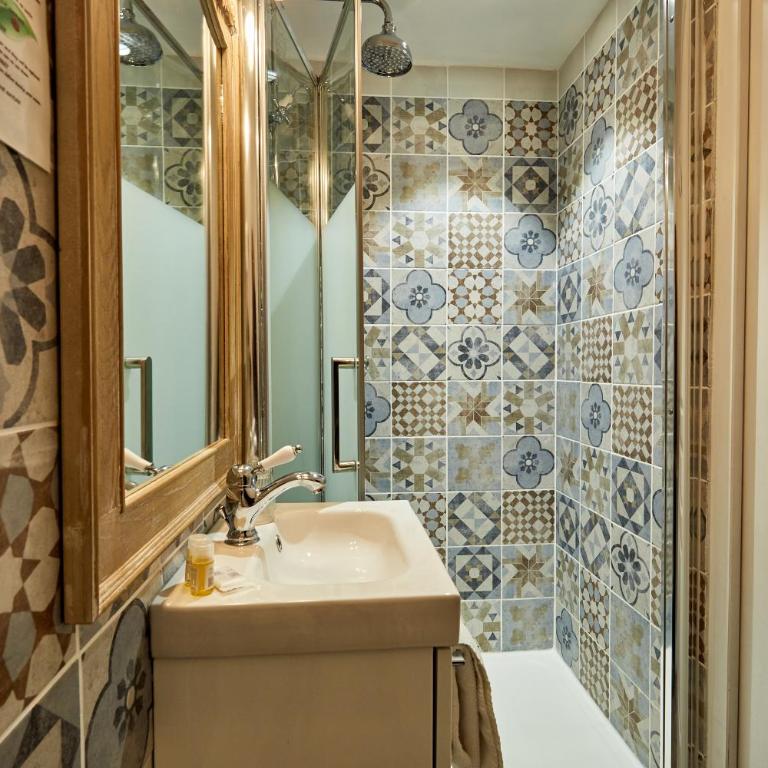 Hotel Saint Etienne - Grande Chambre Double ou Lits Jumeaux - 6