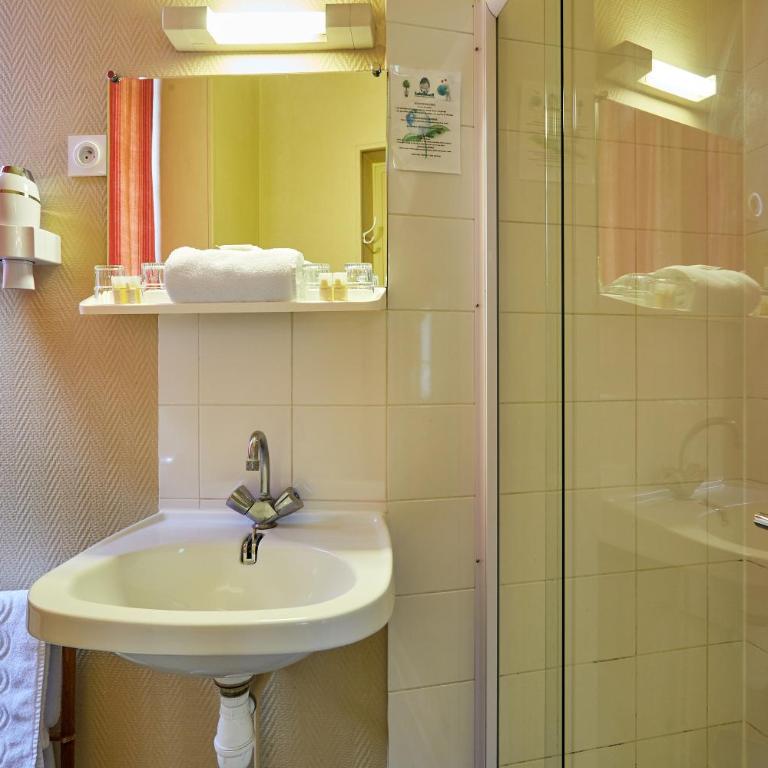 Hotel Saint Etienne - Chambre Familiale - Rez-de-Chaussée - 2