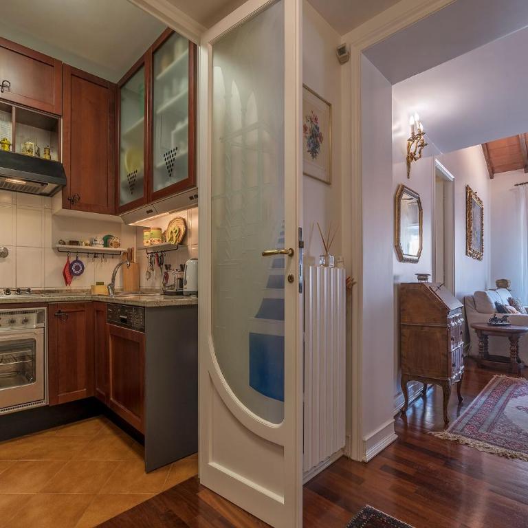 Quiet and classic on two floors, by Trevi Fountain - FromHometoRome - Appartamento con 3 Camere da Letto - 8